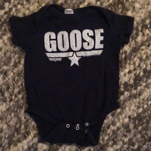 “Goose” top gun onesie - 12M